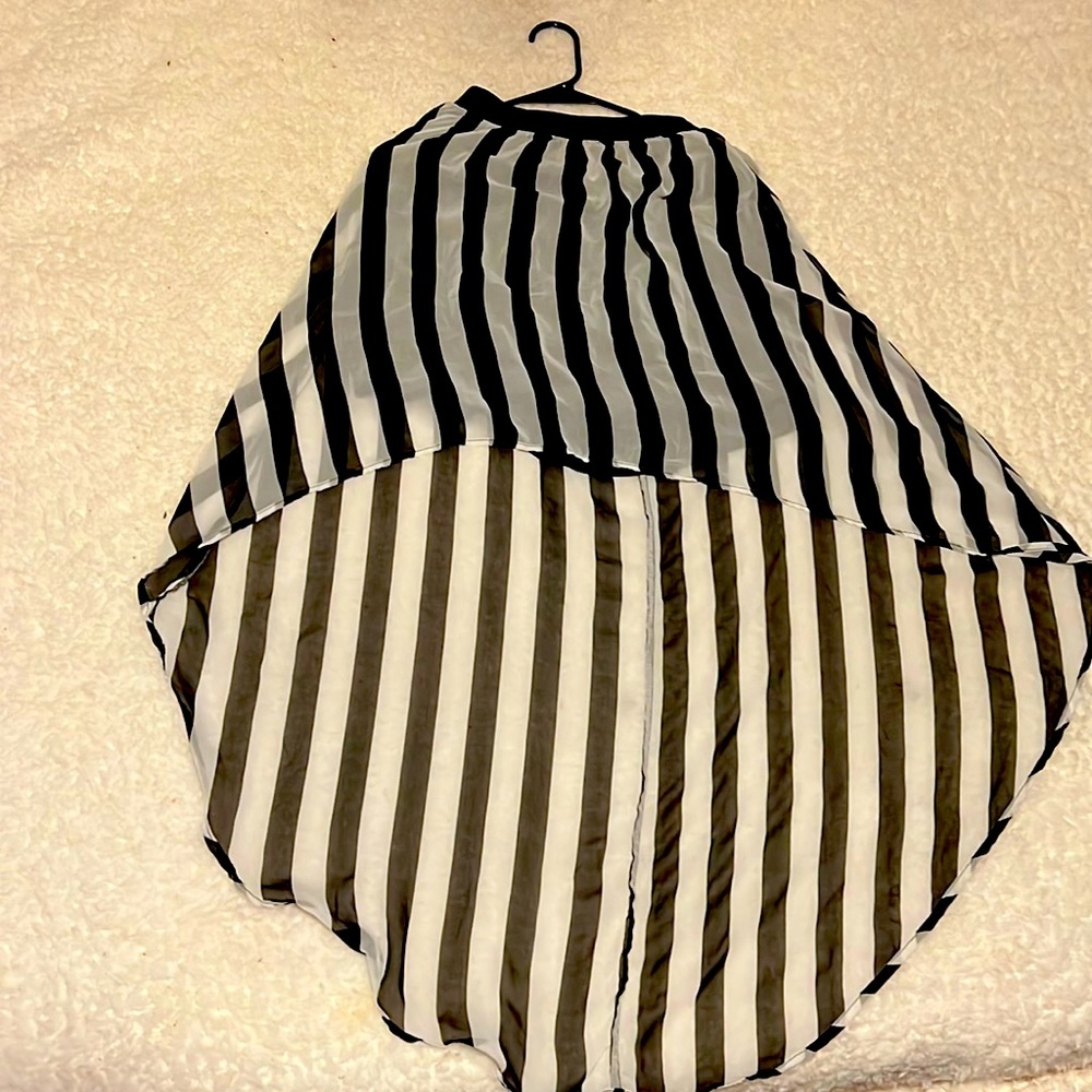 Cute black white skirt